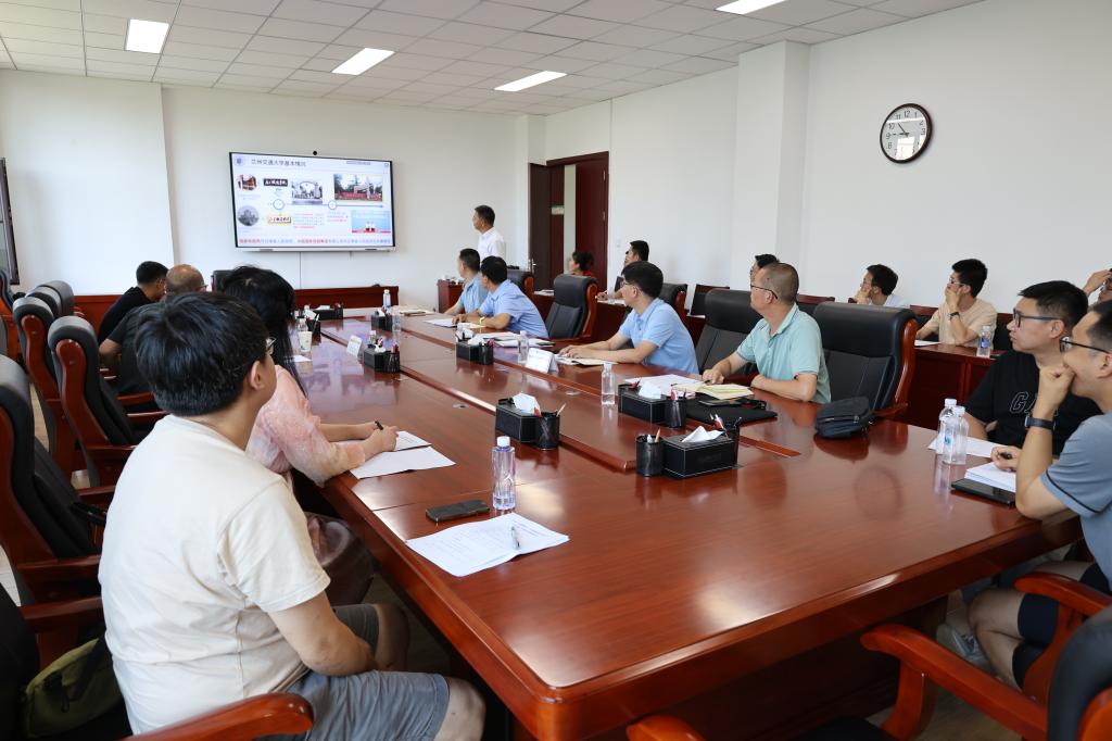 2025 年暑假院士、专家服务团甘肃行活动--刘...