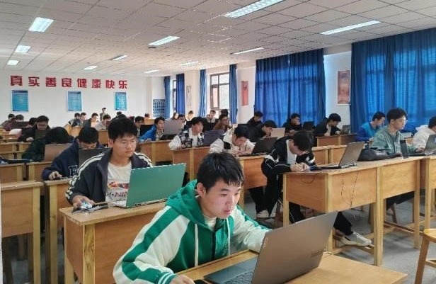 我院举办第十四届“挑战杯”大学生创业大赛...